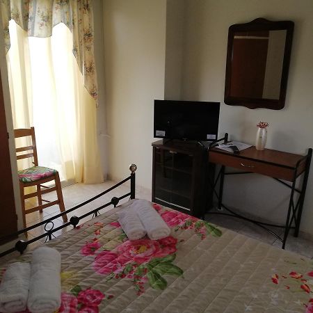 Studios Theodore Каламата Экстерьер фото
