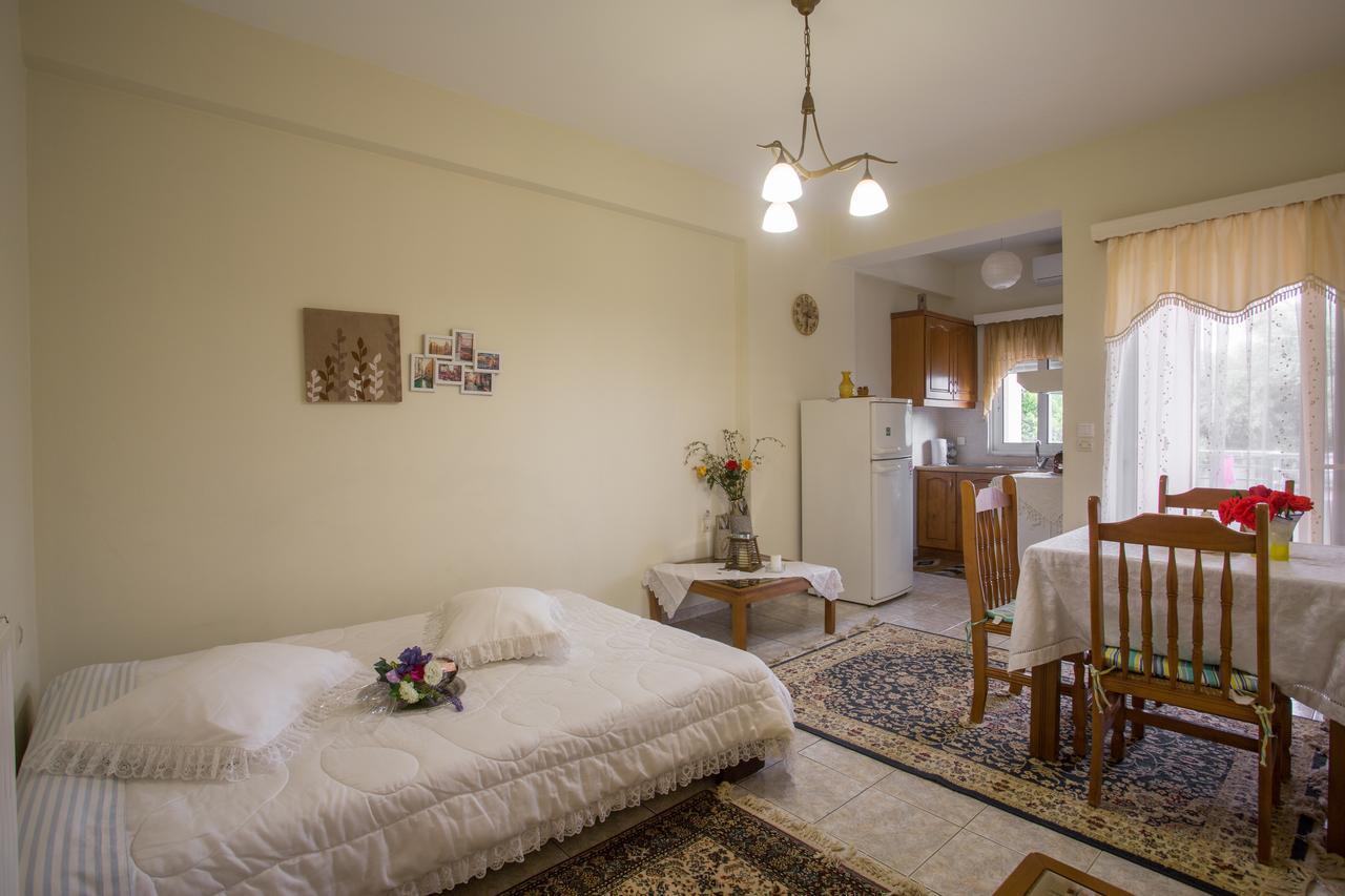 Studios Theodore Каламата Экстерьер фото
