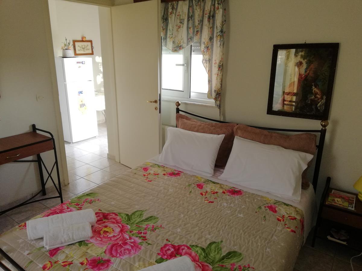 Studios Theodore Каламата Экстерьер фото